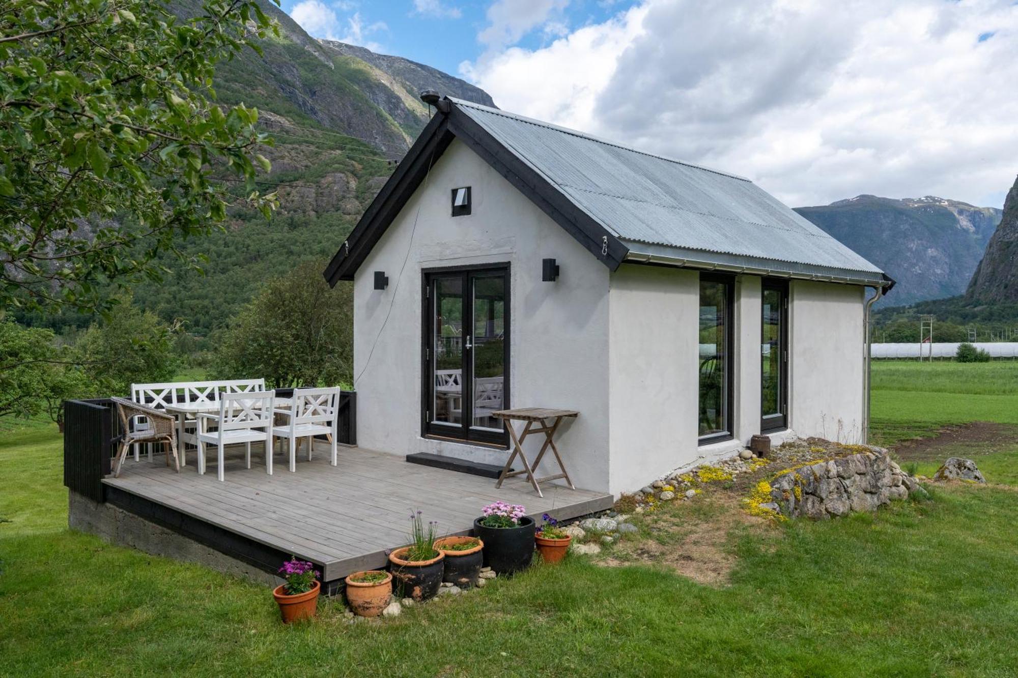 Jordeplegarden Holiday Home - Part Of A Farm - Two Buildings - Close To Flam Laerdalsoyri Exterior foto