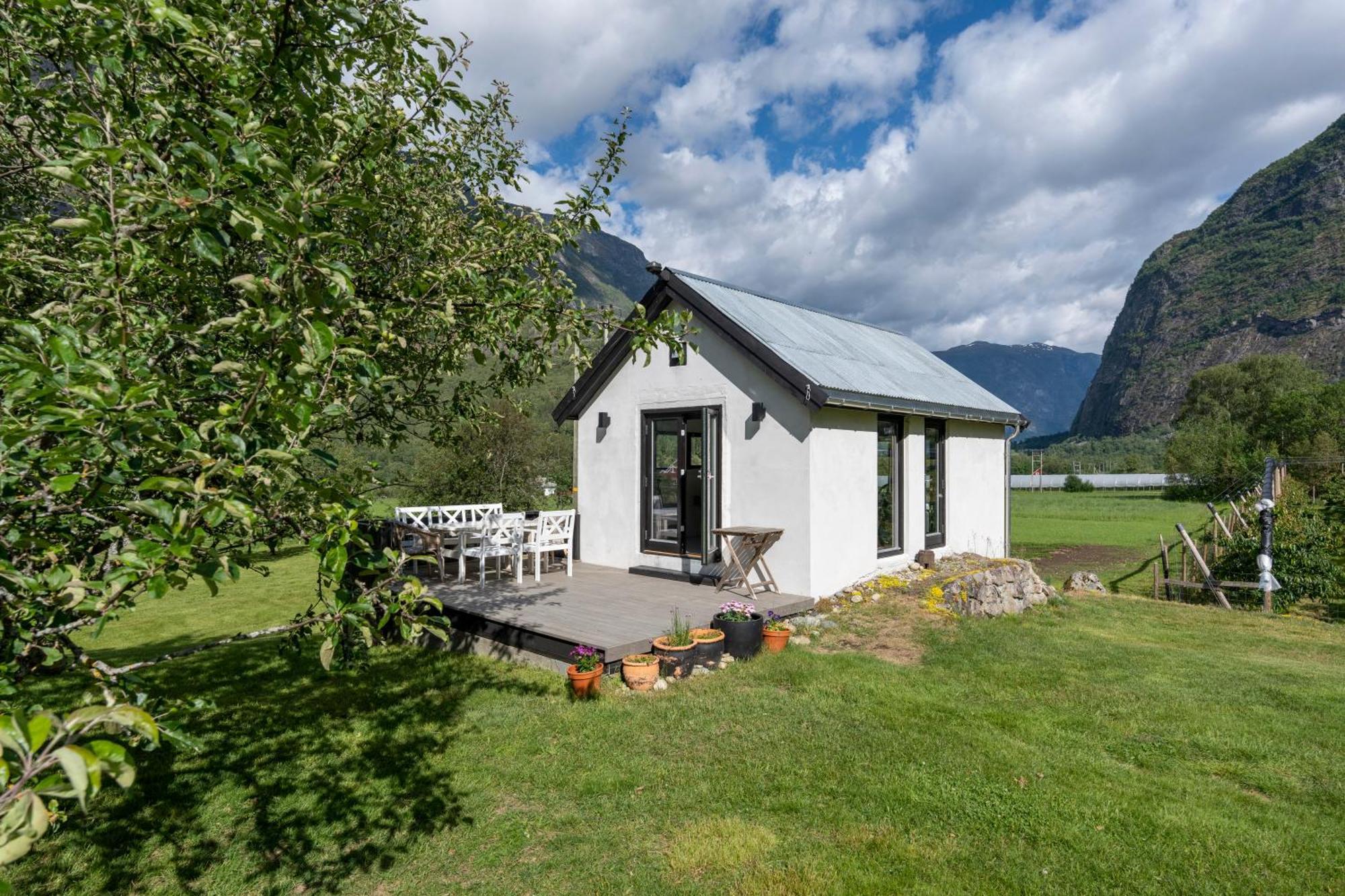 Jordeplegarden Holiday Home - Part Of A Farm - Two Buildings - Close To Flam Laerdalsoyri Exterior foto